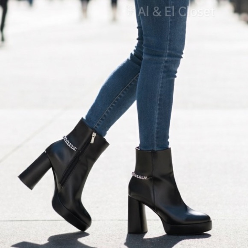 MICHAEL Michael Kors Black Leather Platform Heeled Ankle Boots